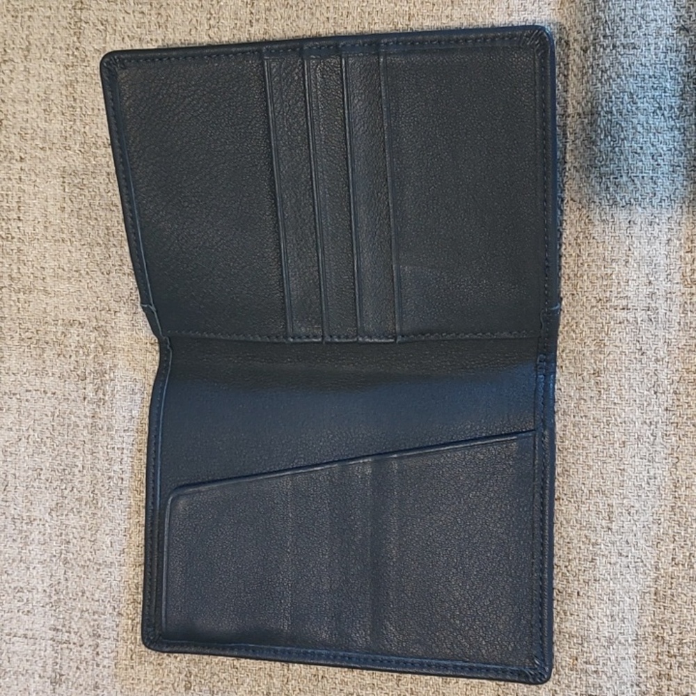 Leatherology Passport Cover 🔵 Blue Discrete Initials *LMJ* - Picture 5 of 6